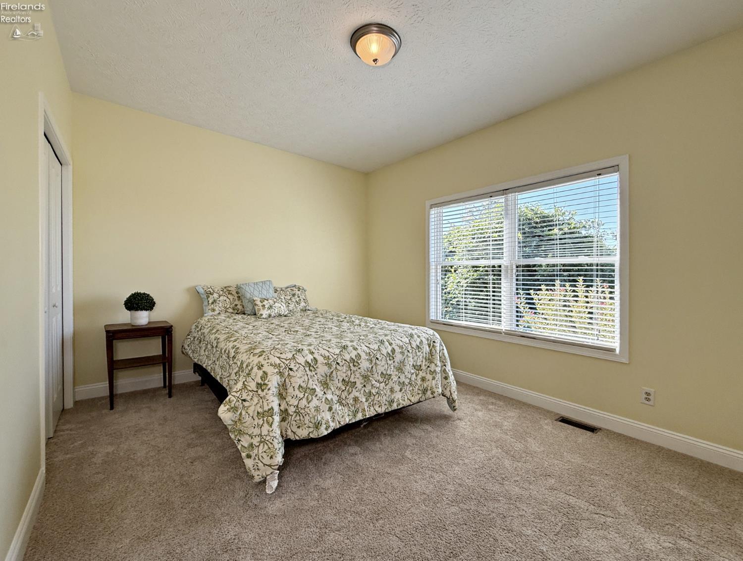 McComb, Ohio, 45858, United States, 4 Bedrooms Bedrooms, ,4 BathroomsBathrooms,Residential,For Sale,1978149