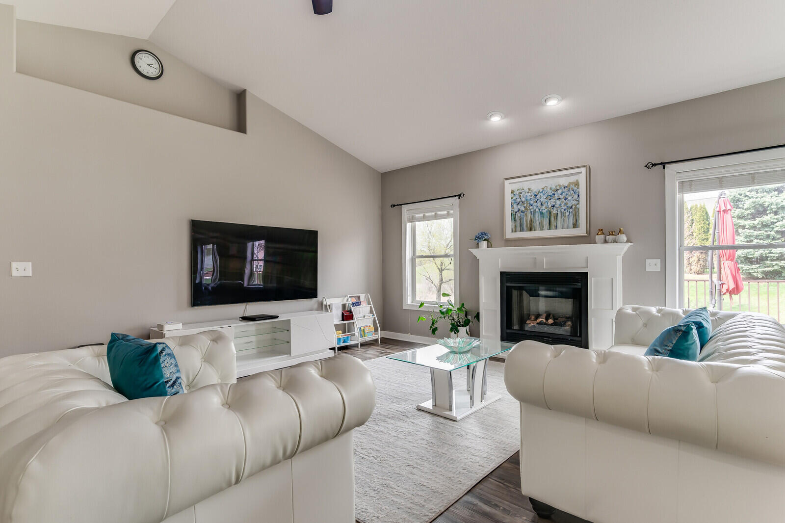 Onalaska, Wisconsin, 54650, United States, 3 Bedrooms Bedrooms, ,3 BathroomsBathrooms,Residential,For Sale,2037961