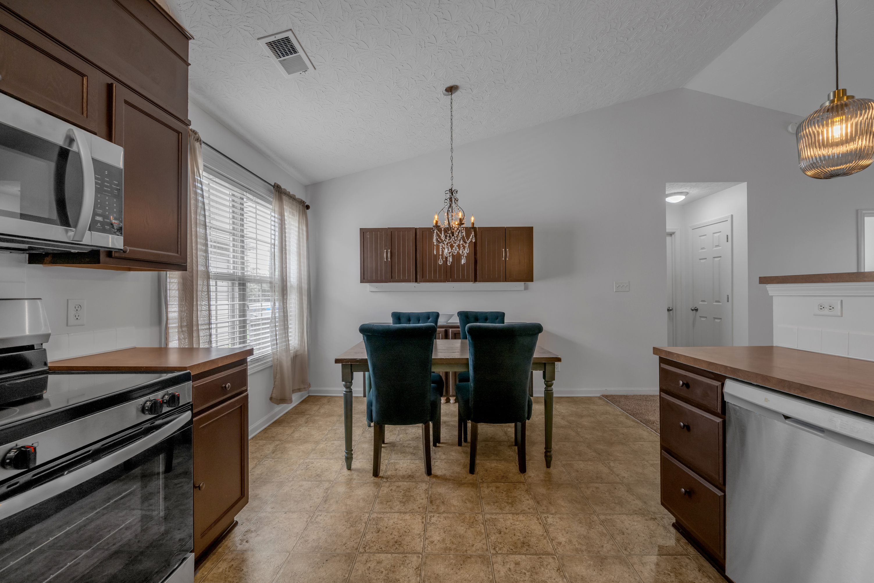  944 Winding Oak Trail - 物件實景