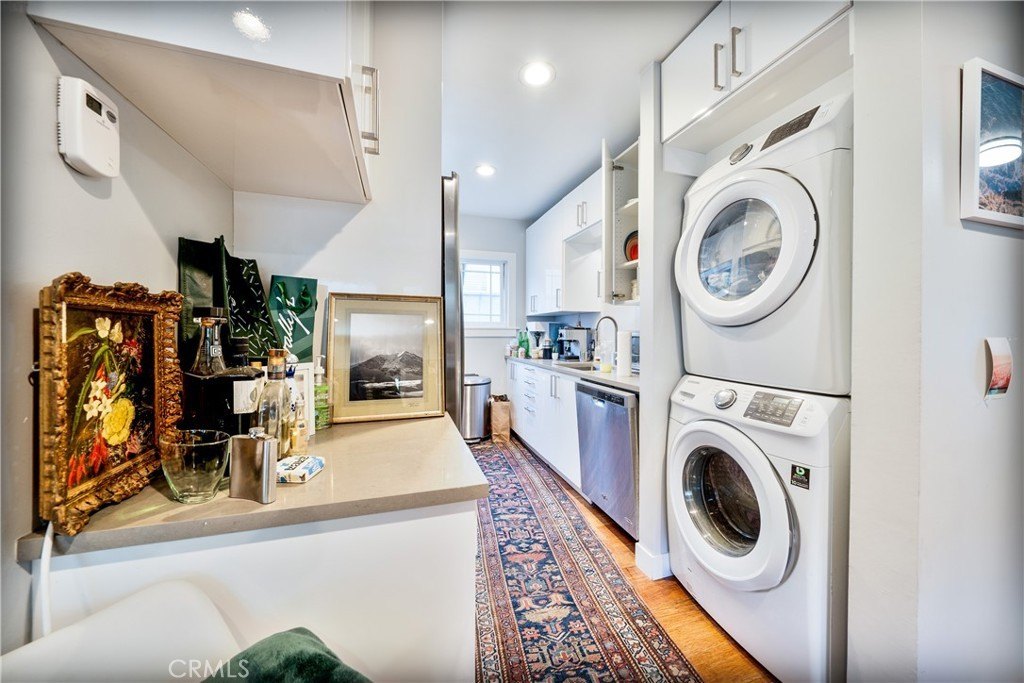 Venice, California, 90291, United States, 10 Bedrooms Bedrooms, ,8 BathroomsBathrooms,Residential,For Sale,1826994