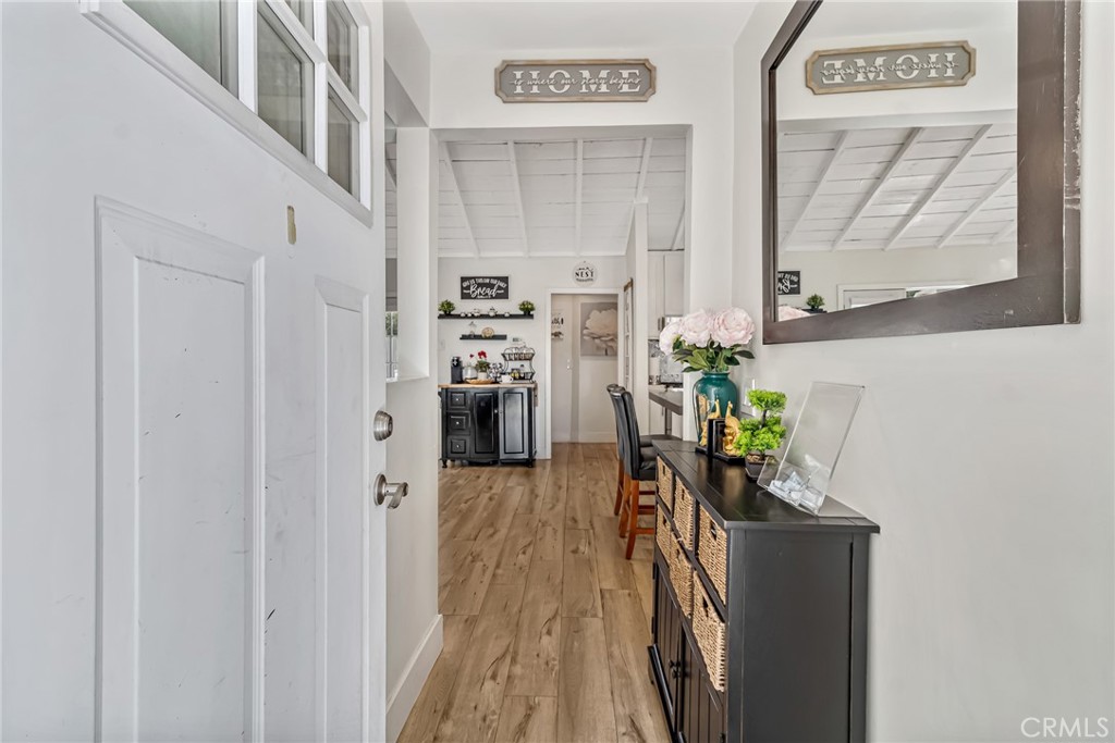 Thousand Oaks, California, 91362, United States, 2 Bedrooms Bedrooms, ,1 BathroomBathrooms,Residential,For Sale,1999225