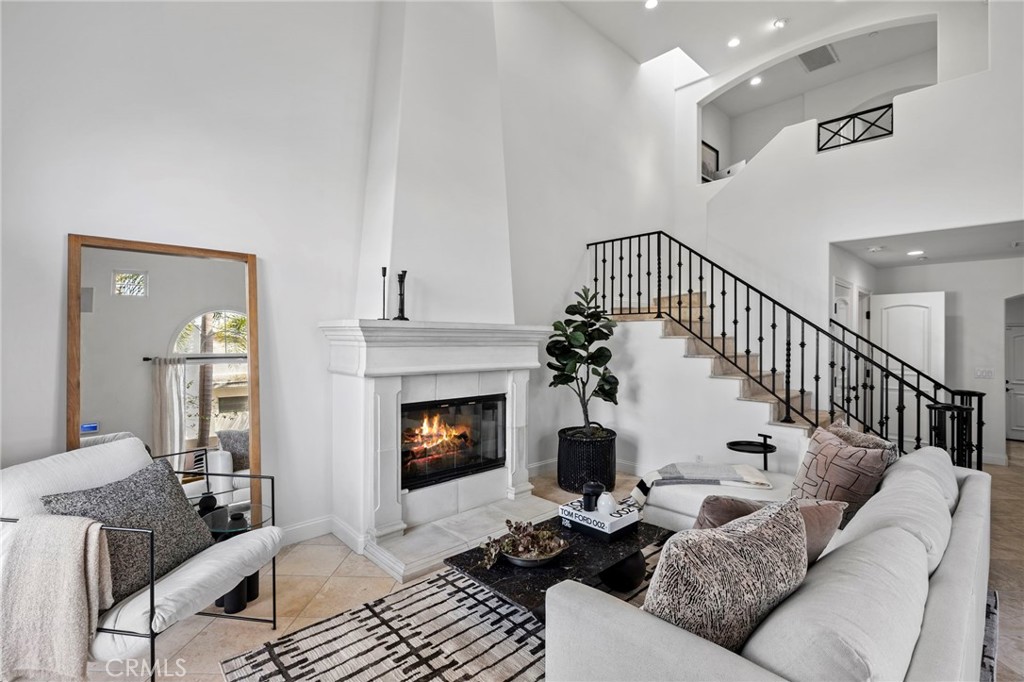 Newport Beach, California, 92663, United States, 3 Bedrooms Bedrooms, ,3 BathroomsBathrooms,Residential,For Sale,1992084