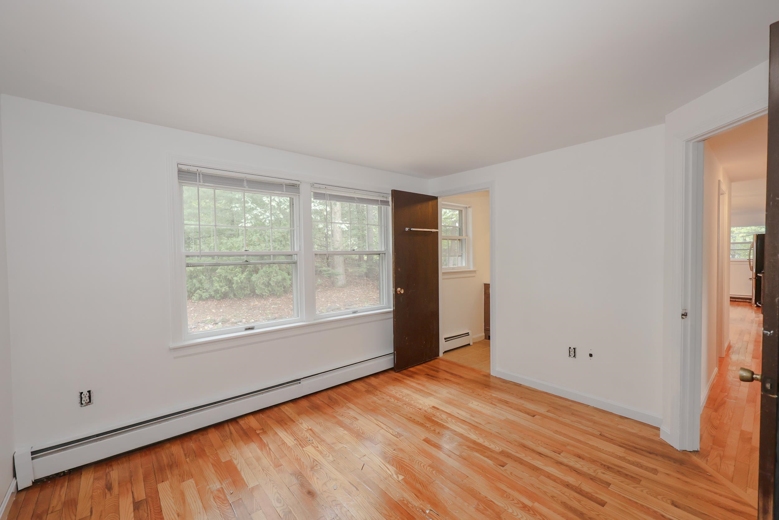 Nashua, New Hampshire, 03061, United States, 3 Bedrooms Bedrooms, ,1 BathroomBathrooms,Residential,For Sale,1942147