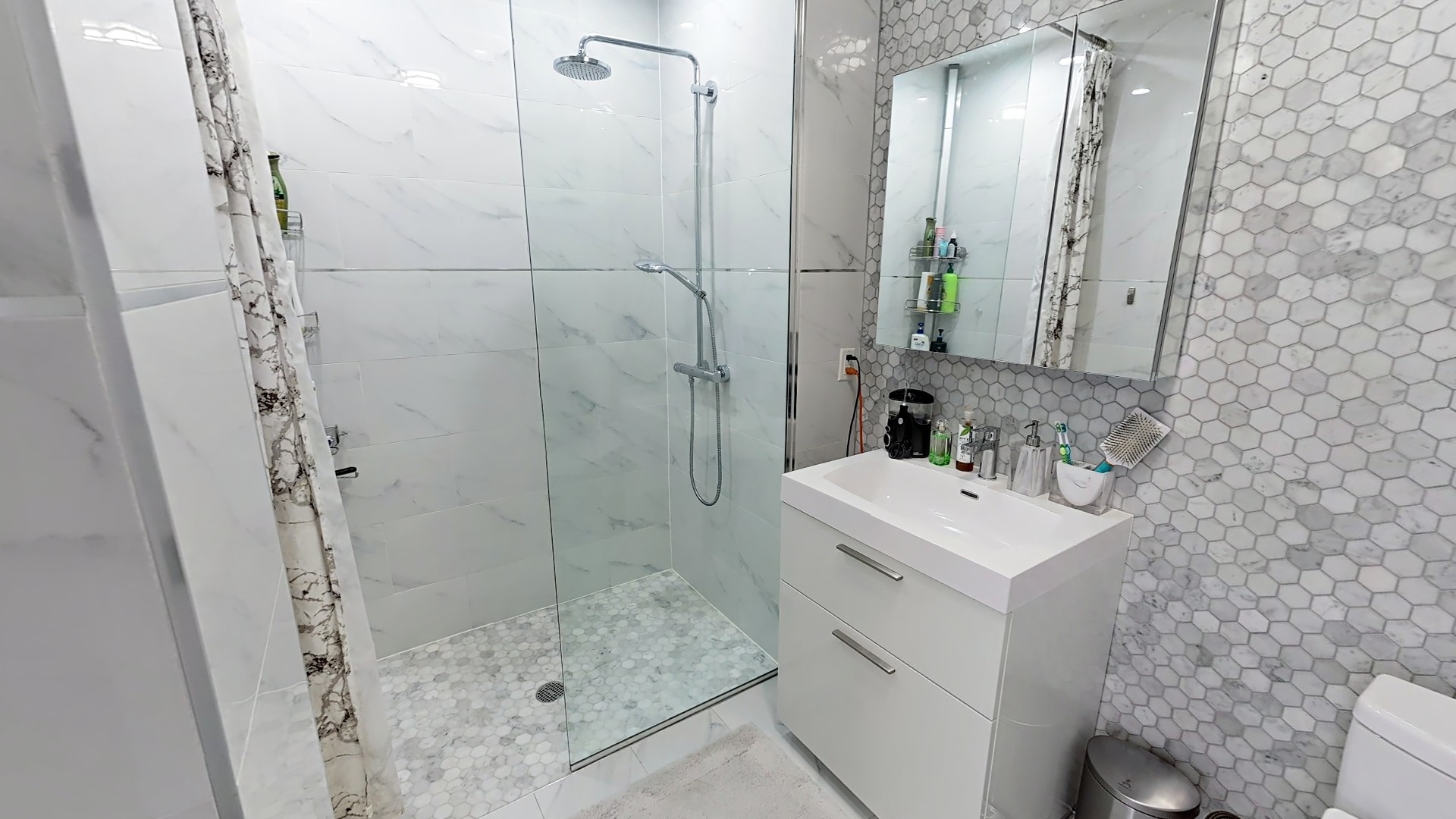 Brooklyn, New York, 11204, United States, 3 Bedrooms Bedrooms, ,Residential,For Sale,1895434