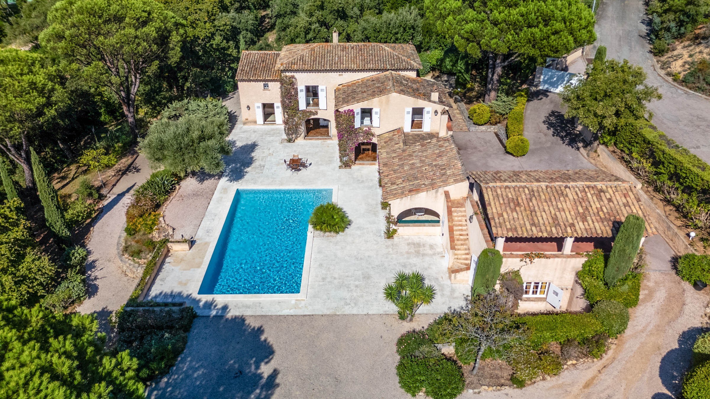  Provençal villa with pool for sale in Grimaud, near Guerrevieille beach - 物件實景