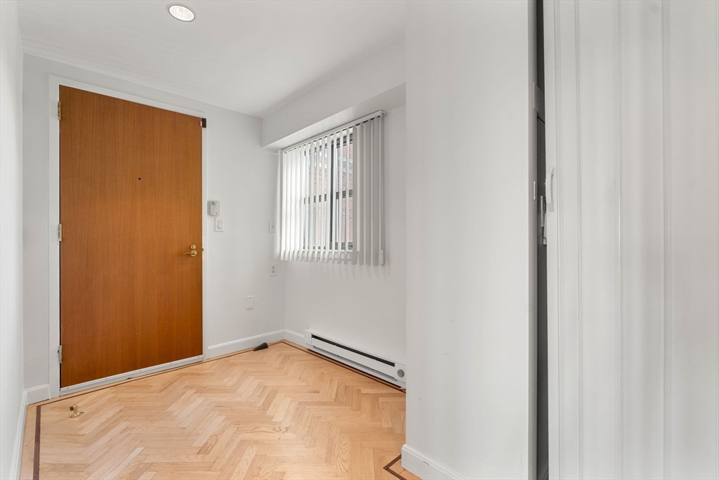Cambridge, Massachusetts, 02139, United States, 1 Bedroom Bedrooms, ,2 BathroomsBathrooms,Residential,For Sale,1875314