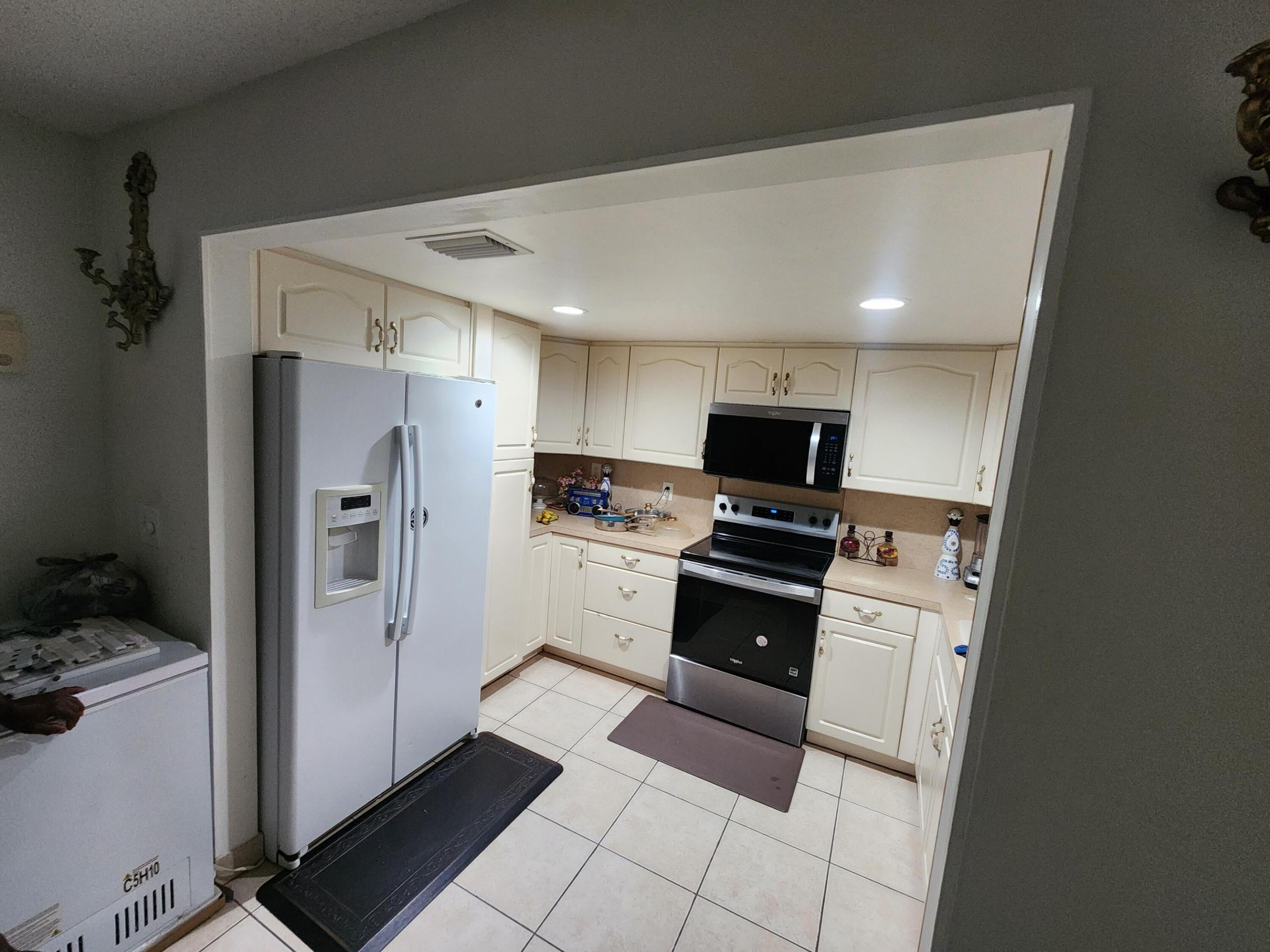 Boynton Beach, Florida, 33426, United States, 3 Bedrooms Bedrooms, ,3 BathroomsBathrooms,Residential,For Sale,2048251
