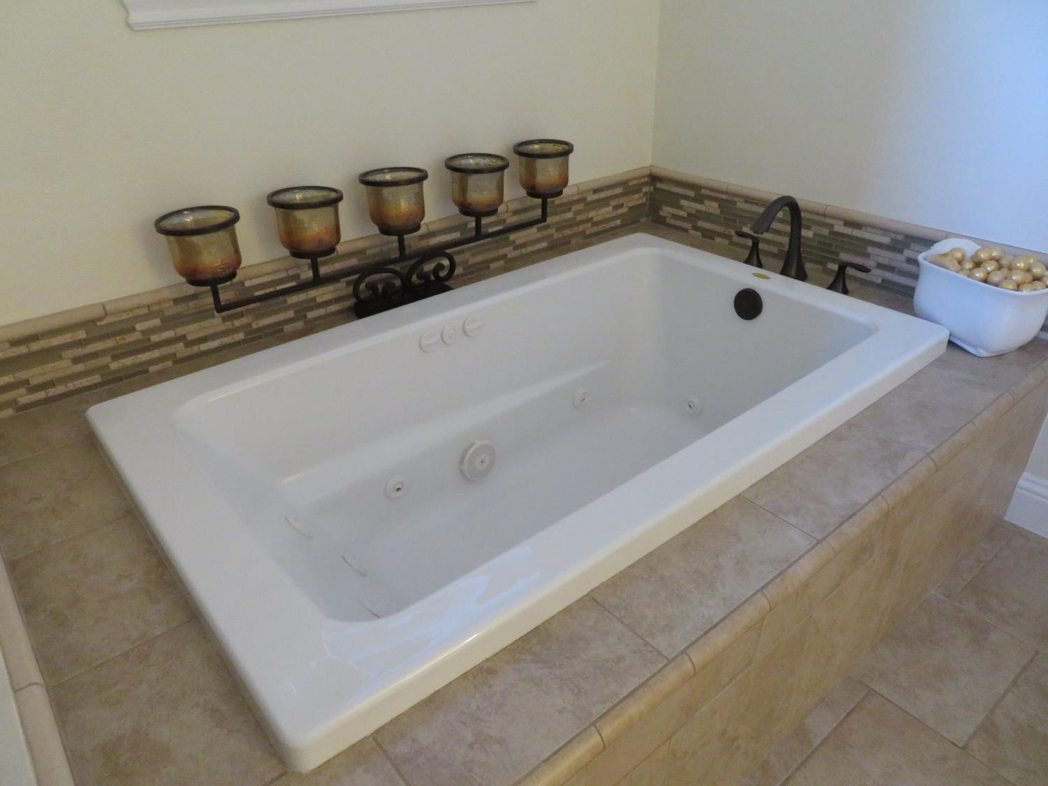 Oakdale, California, 95361, United States, 3 Bedrooms Bedrooms, ,4 BathroomsBathrooms,Residential,For Sale,1905843