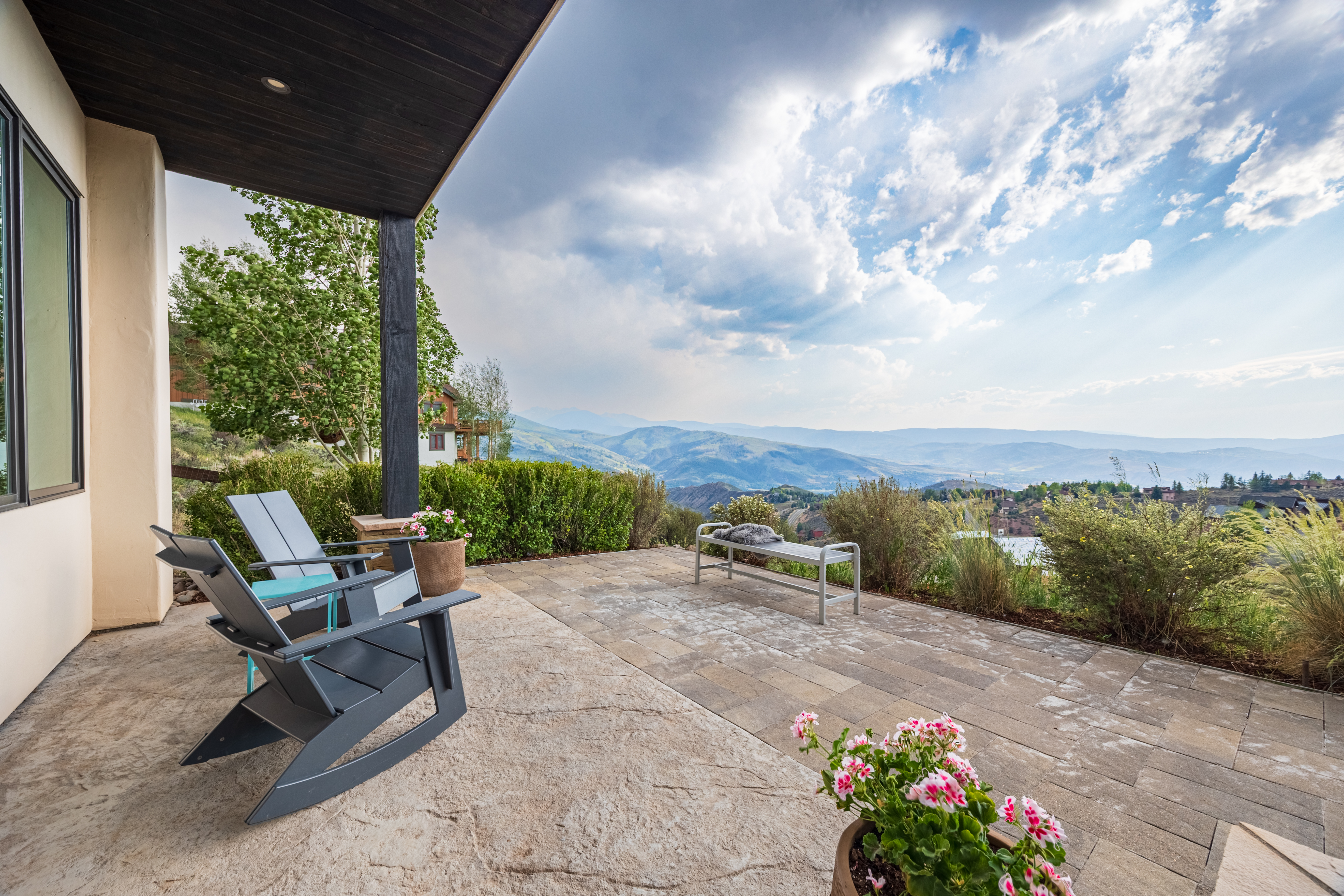 Enjoy Exceptional Southern and Western Mountain Views in Wildridge - 物件實景
