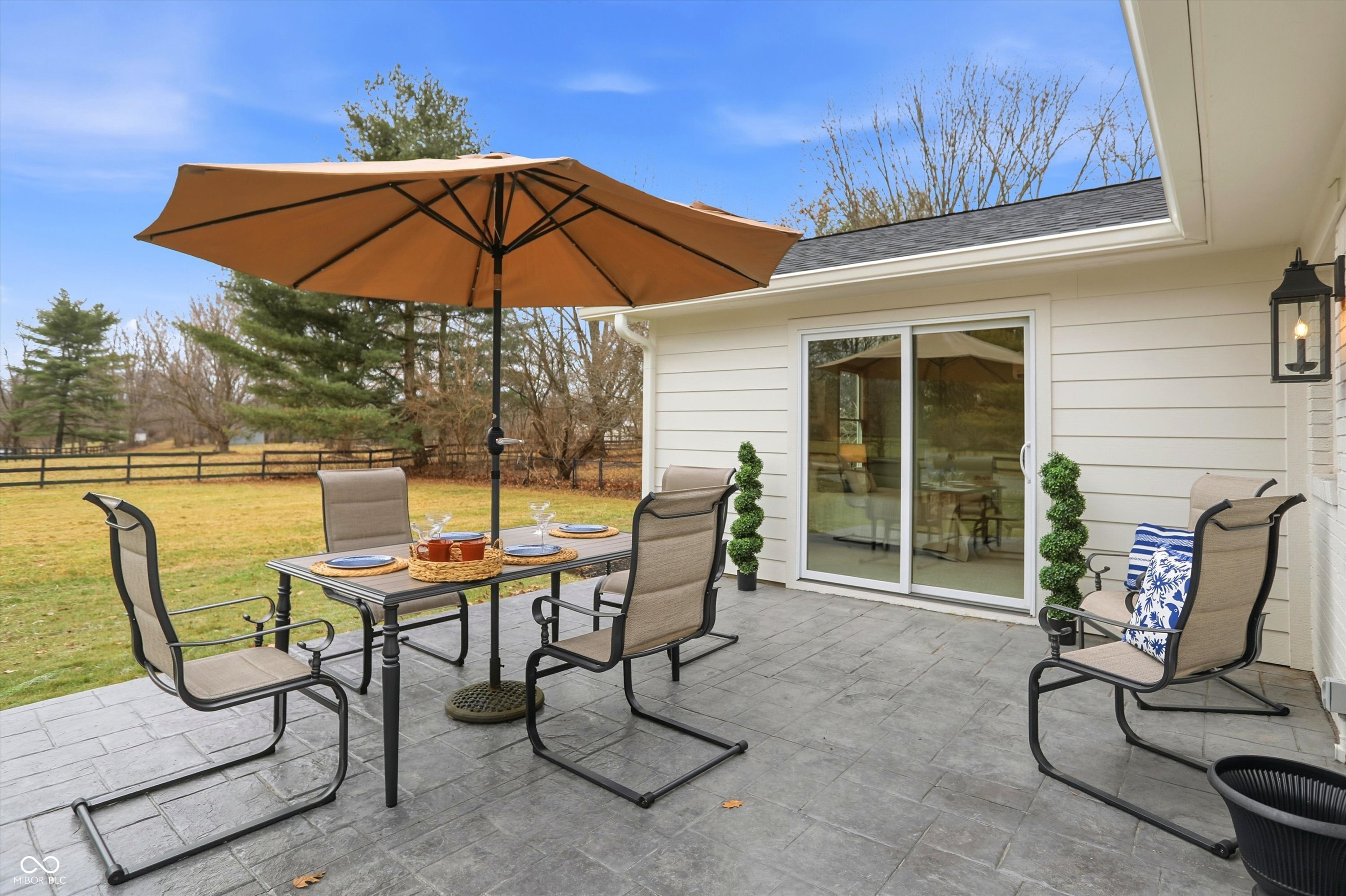 Zionsville, Indiana, 46077, United States, 3 Bedrooms Bedrooms, ,2 BathroomsBathrooms,Residential,For Sale,2008778