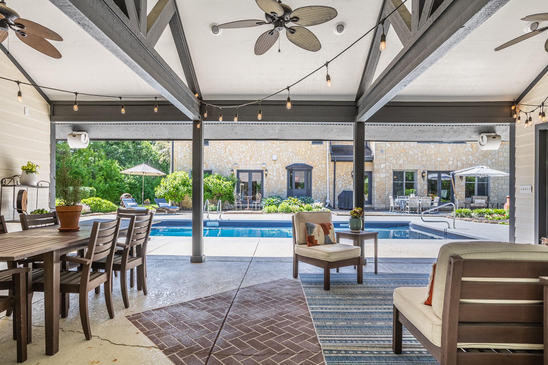  Rare Opportunity to Own a Stunning Home with Acreage in West Carmel - 物件實景