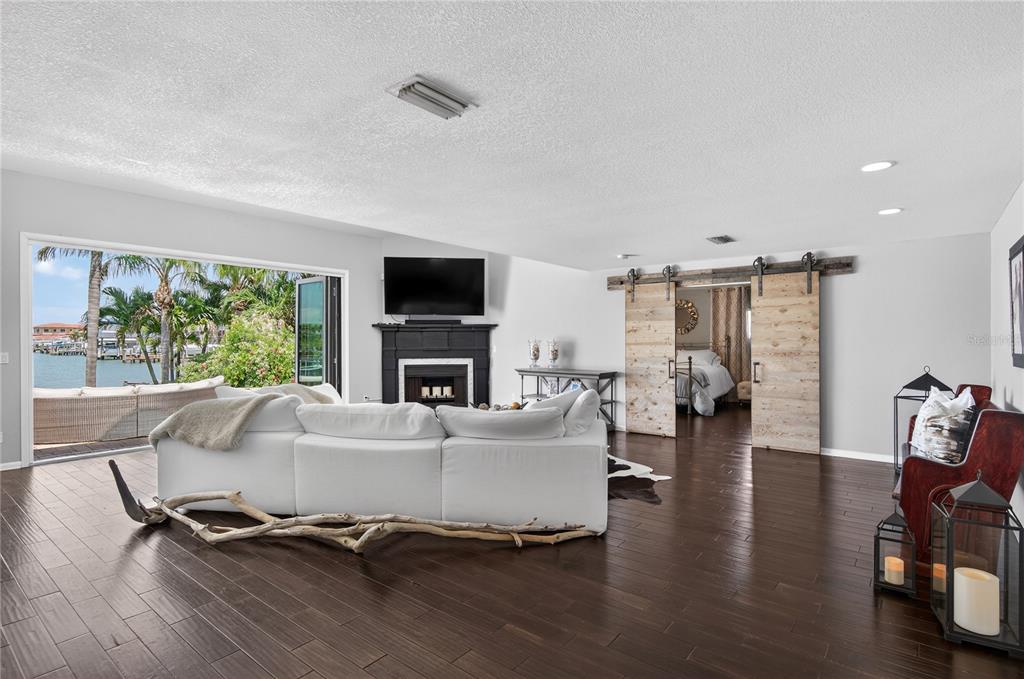 Clearwater Beach, Florida, 33767, United States, 4 Bedrooms Bedrooms, ,3 BathroomsBathrooms,Residential,For Sale,1849731