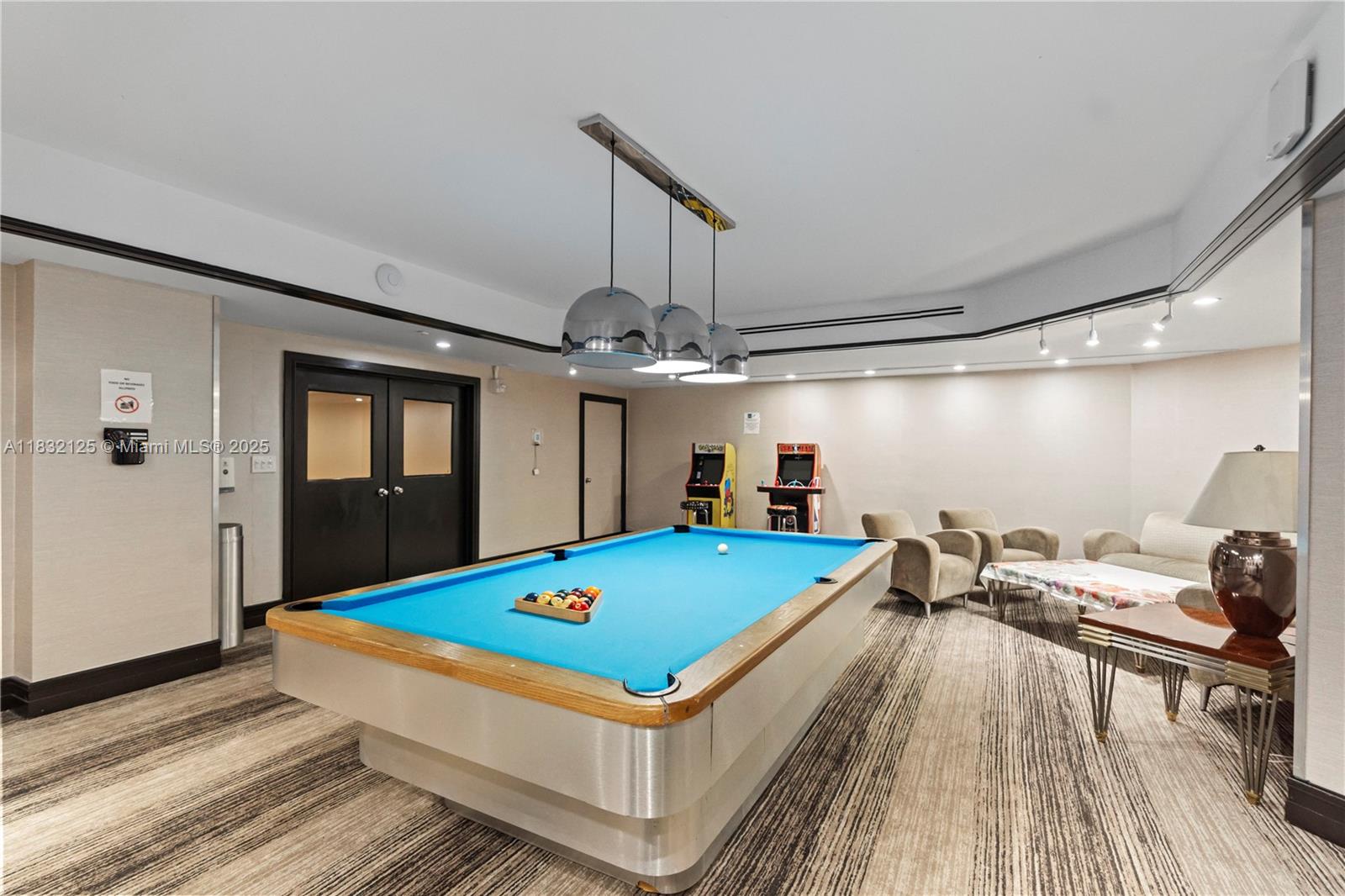 Aventura, Florida, 33180, United States, 2 Bedrooms Bedrooms, ,3 BathroomsBathrooms,Residential,For Sale,1885240