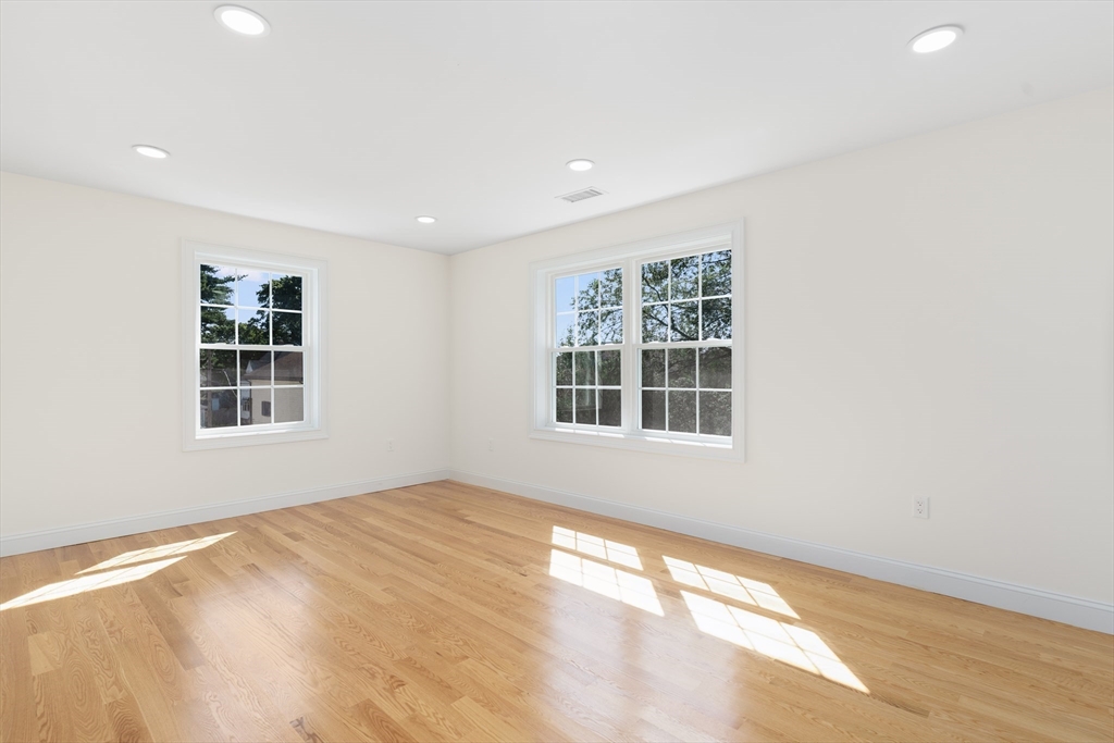 Attleboro, Massachusetts, 02703, United States, 3 Bedrooms Bedrooms, ,3 BathroomsBathrooms,Residential,For Sale,1908600