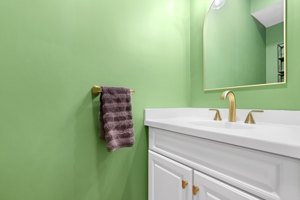 Somerville, Massachusetts, 02143, United States, 1 Bedroom Bedrooms, ,2 BathroomsBathrooms,Residential,For Sale,1899714