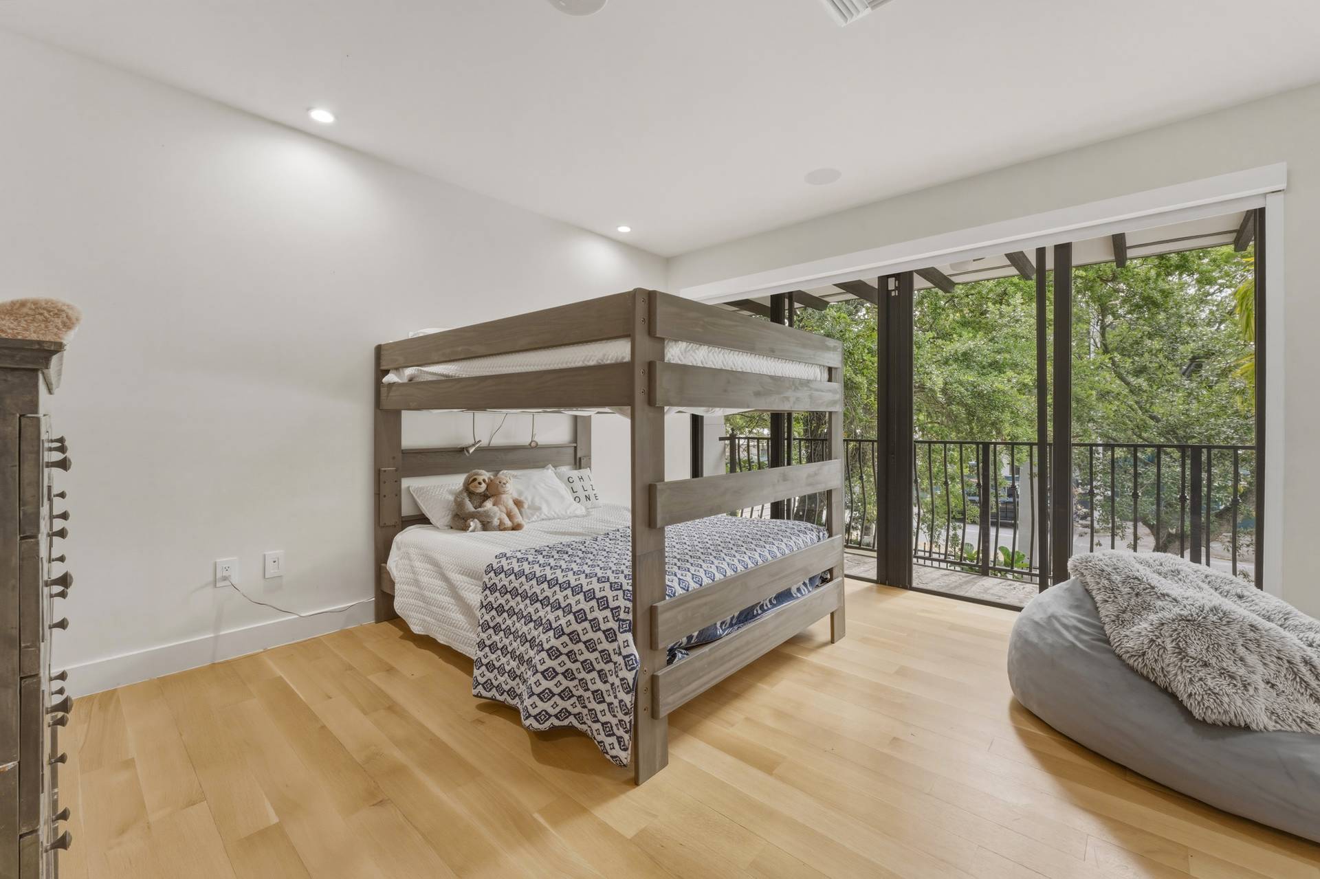  3036 Mcdonald Street, Miami, FL, 33133 - 物件實景