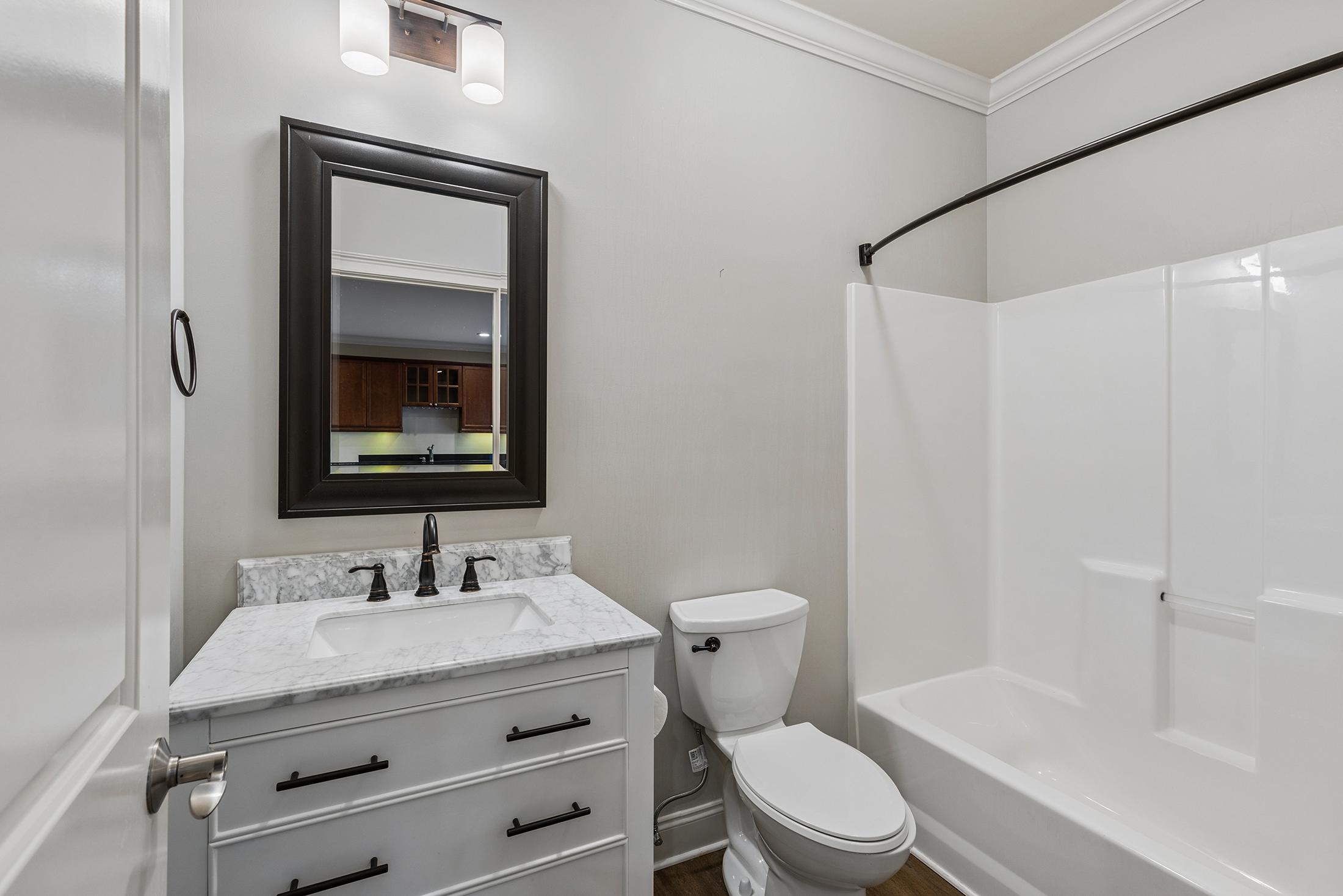  Ideally Located Within One Mile of Roswell’s Beloved Historic Canton Street - 物件實景