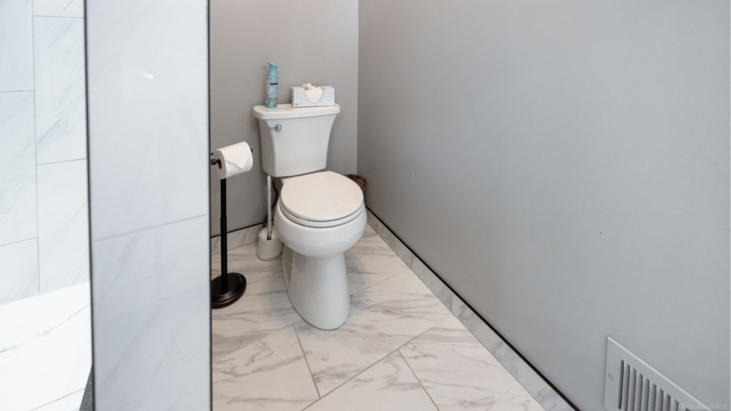 Macomb, Michigan, 48044, United States, 4 Bedrooms Bedrooms, ,3 BathroomsBathrooms,Residential,For Sale,2005234