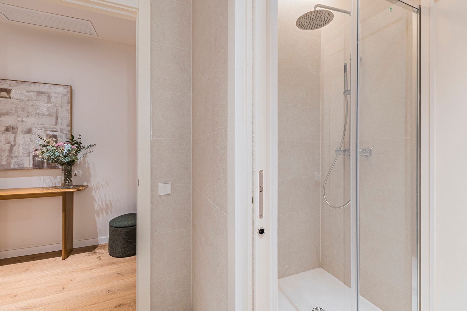  Renovated corner apartment with lots of natural light - 物件實景