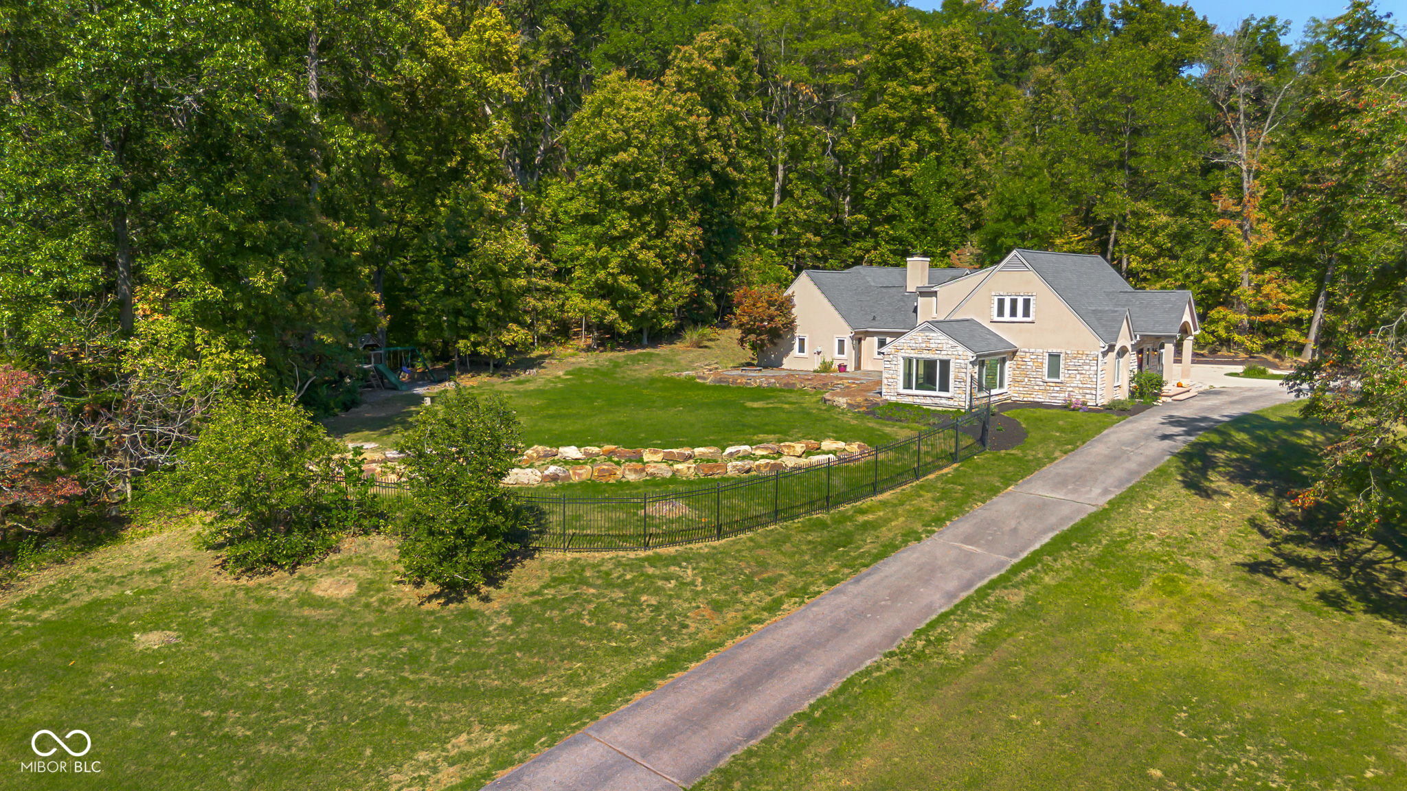 Columbus, Indiana, 47201, United States, 5 Bedrooms Bedrooms, ,6 BathroomsBathrooms,Residential,For Sale,1982008