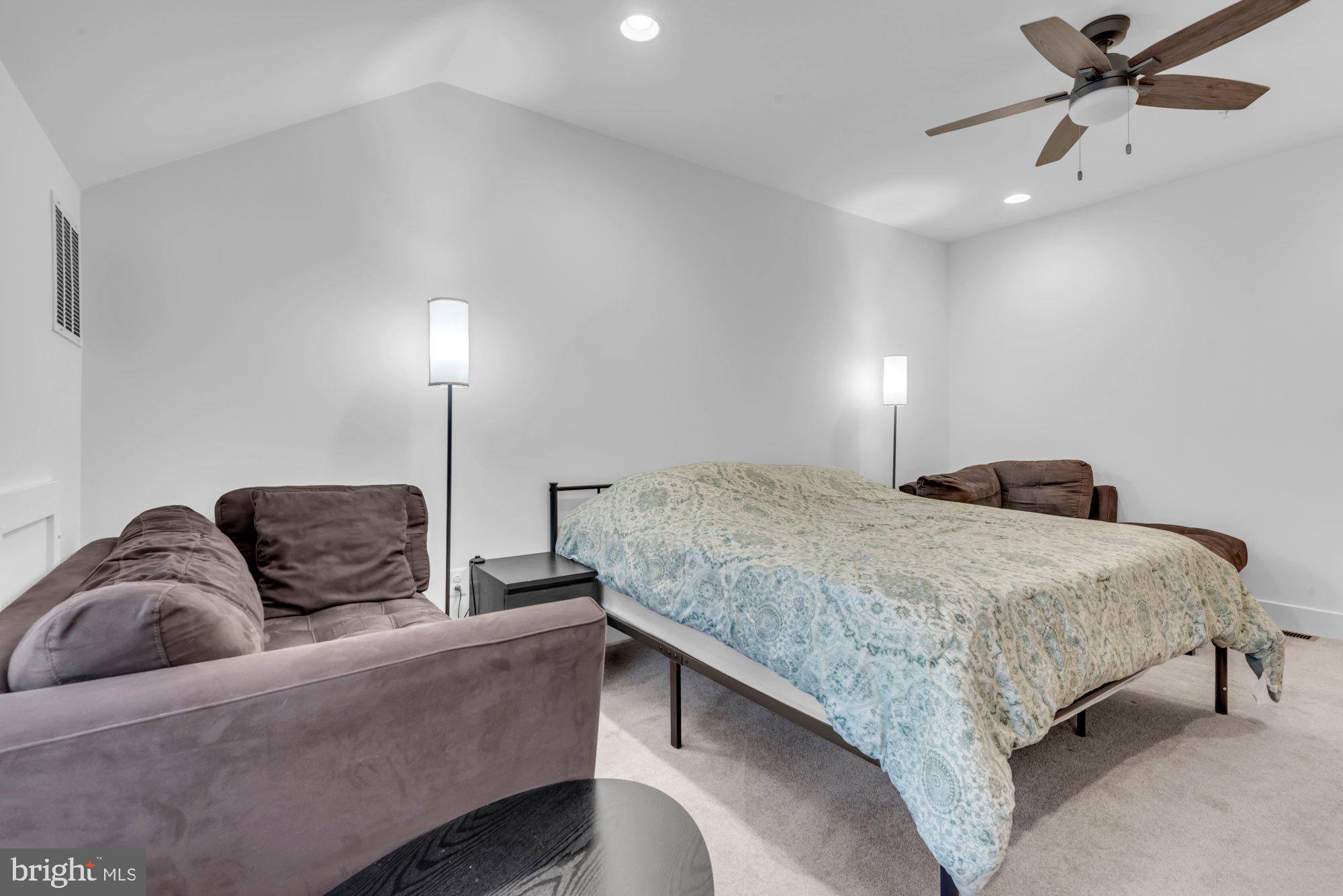 Laurel, Maryland, 20724, United States, 5 Bedrooms Bedrooms, ,5 BathroomsBathrooms,Residential,For Sale,2010373