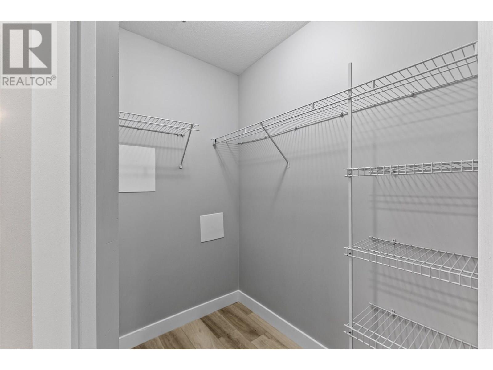 KELOWNA, British Columbia, V1Y 9Z1, CA, 2 Bedrooms Bedrooms, ,2 BathroomsBathrooms,Residential,For Sale,1895664