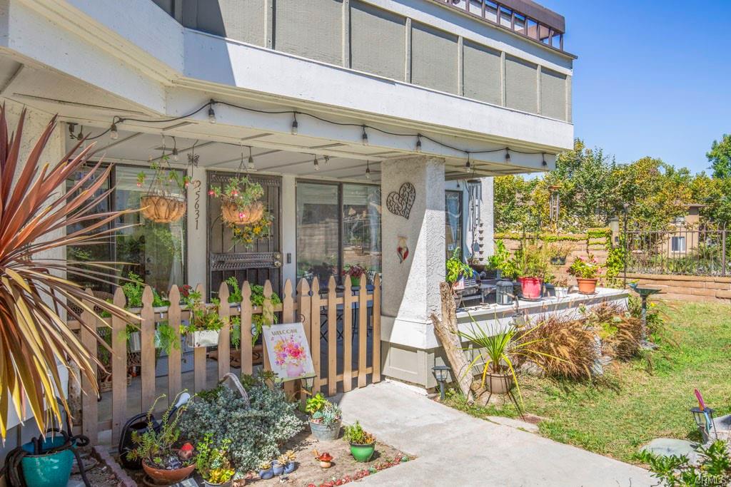 Lake Forest, California, 92630, United States, 2 Bedrooms Bedrooms, ,2 BathroomsBathrooms,Residential,For Sale,1944905