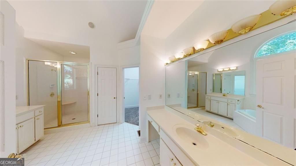 Newnan, Georgia, 30265, United States, 5 Bedrooms Bedrooms, ,5 BathroomsBathrooms,Residential,For Sale,1934725