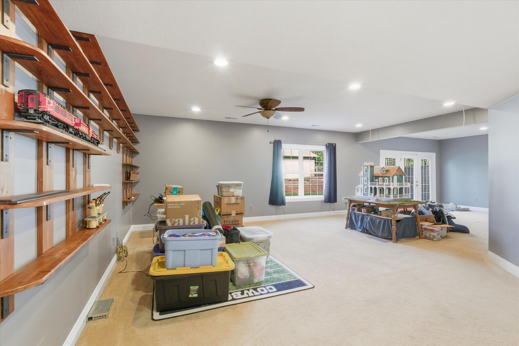 COLUMBIA, Missouri, 65203, United States, 4 Bedrooms Bedrooms, ,6 BathroomsBathrooms,Residential,For Sale,2013236