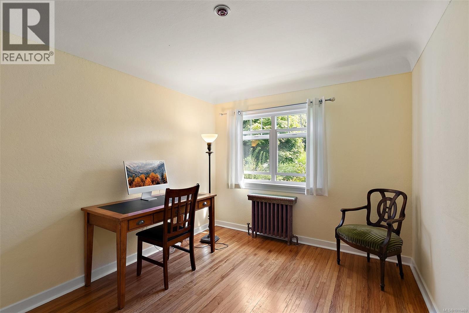 OAK BAY, British Columbia, V8R 5L1, CA, 3 Bedrooms Bedrooms, ,1 BathroomBathrooms,Residential,For Sale,1949750