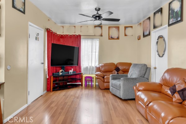 Los Angeles, California, 90023, United States, 4 Bedrooms Bedrooms, ,Residential,For Sale,1881360