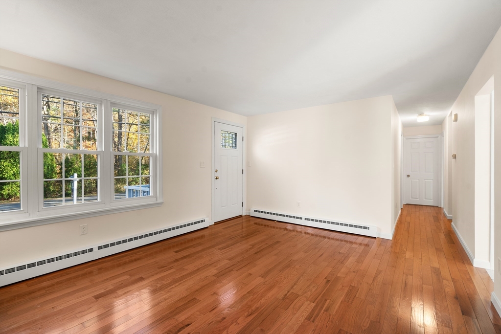 Mattapoisett, Massachusetts, 02739, United States, 3 Bedrooms Bedrooms, ,2 BathroomsBathrooms,Residential,For Sale,1987797