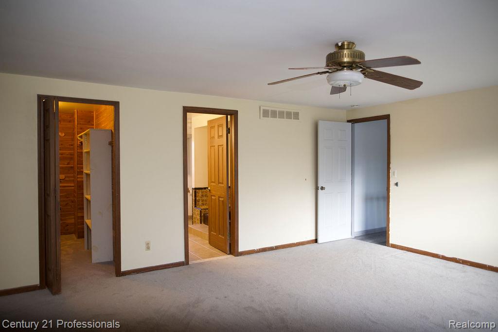 RochesterHills, Michigan, 48309, United States, 4 Bedrooms Bedrooms, ,3 BathroomsBathrooms,Residential,For Sale,1976232