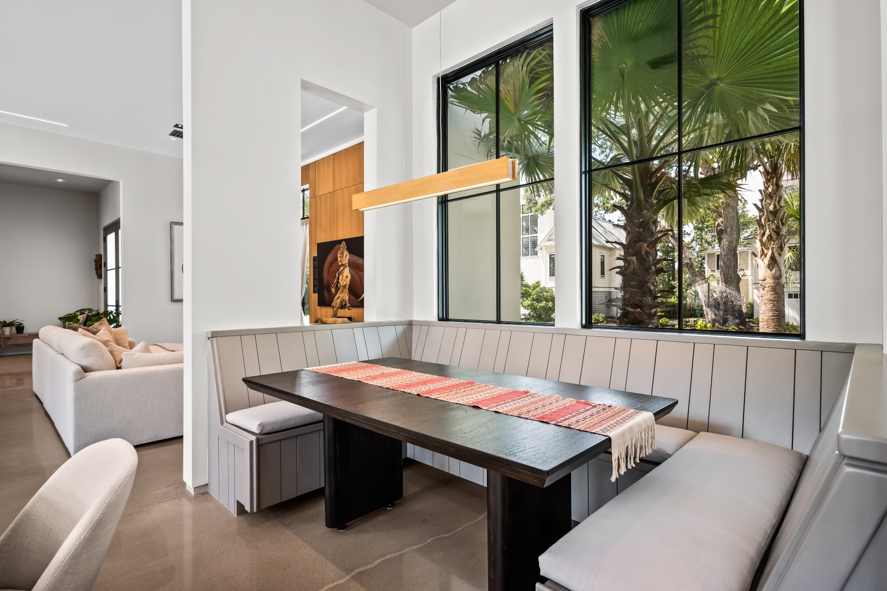  700 Stucco Lane, Mount Pleasant - 物件實景