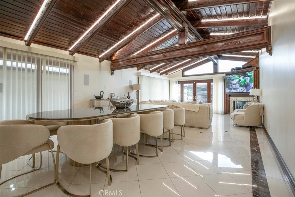 Glendale, California, 91201, United States, 4 Bedrooms Bedrooms, ,5 BathroomsBathrooms,Residential,For Sale,1969452