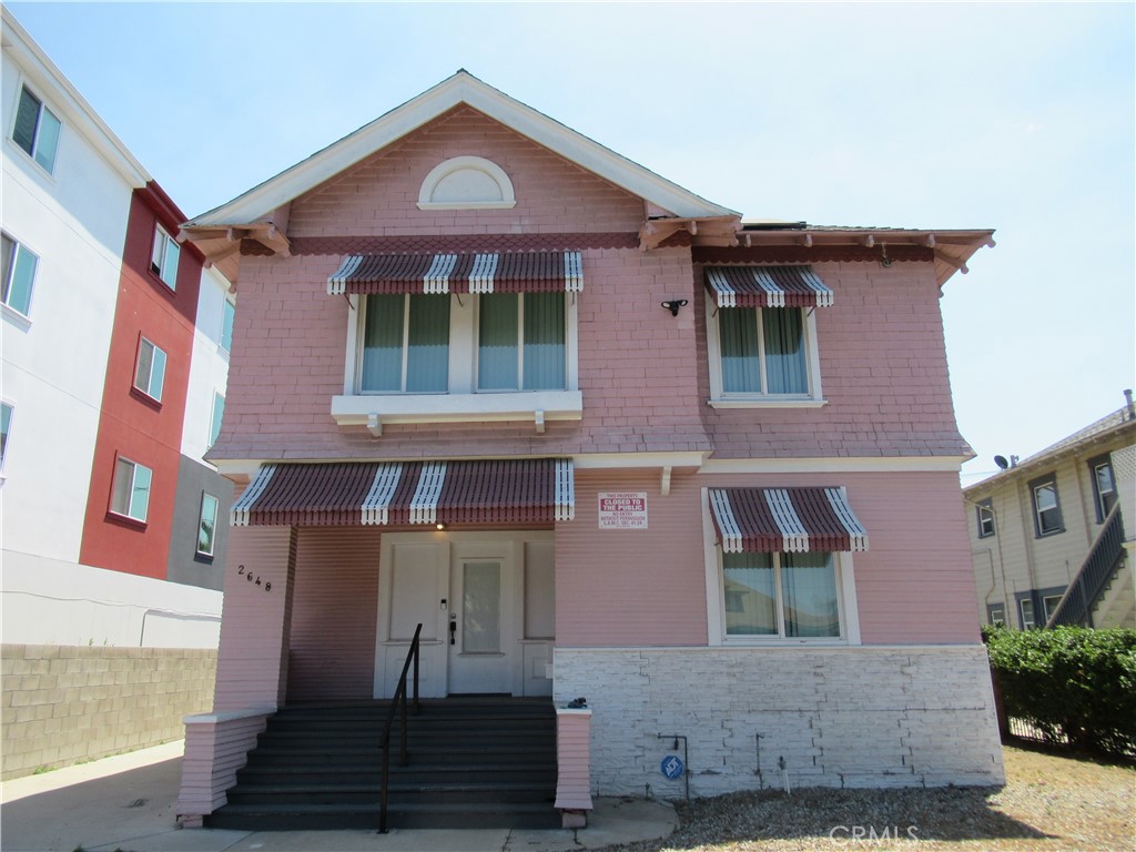 Los Angeles, California, 90018, United States, 4 Bedrooms Bedrooms, ,2 BathroomsBathrooms,Residential,For Sale,1941625
