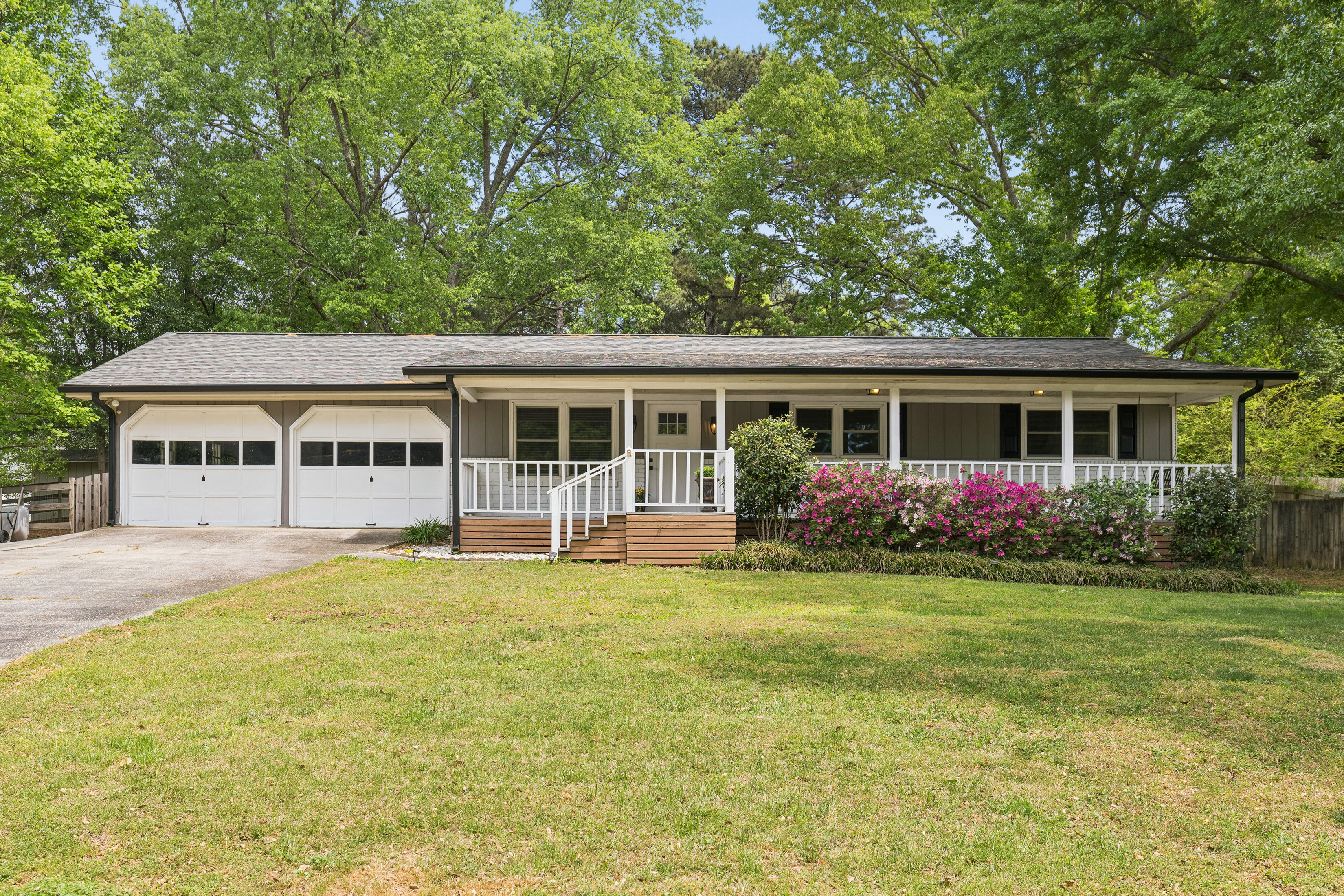  Spacious Ranch with Backyard Retreat in Powder Springs - 物件實景