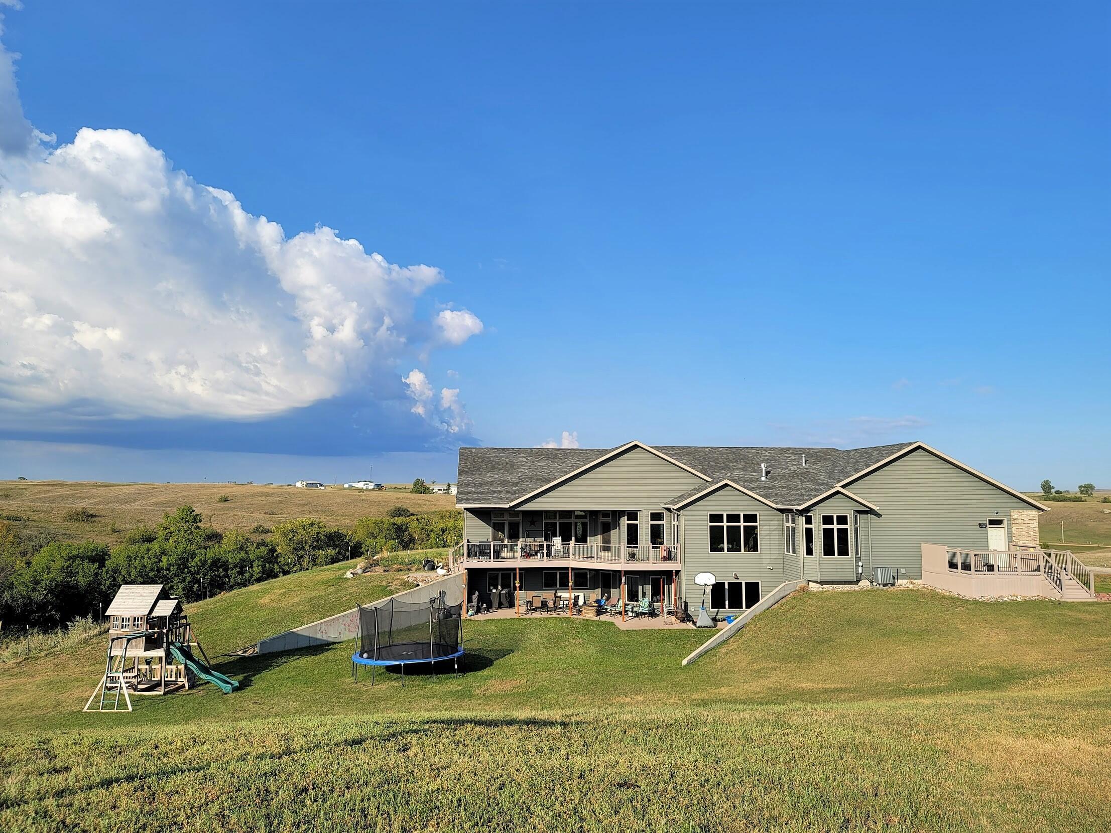 Beulah, North Dakota, 58523, United States, 4 Bedrooms Bedrooms, ,3 BathroomsBathrooms,Residential,For Sale,1780571