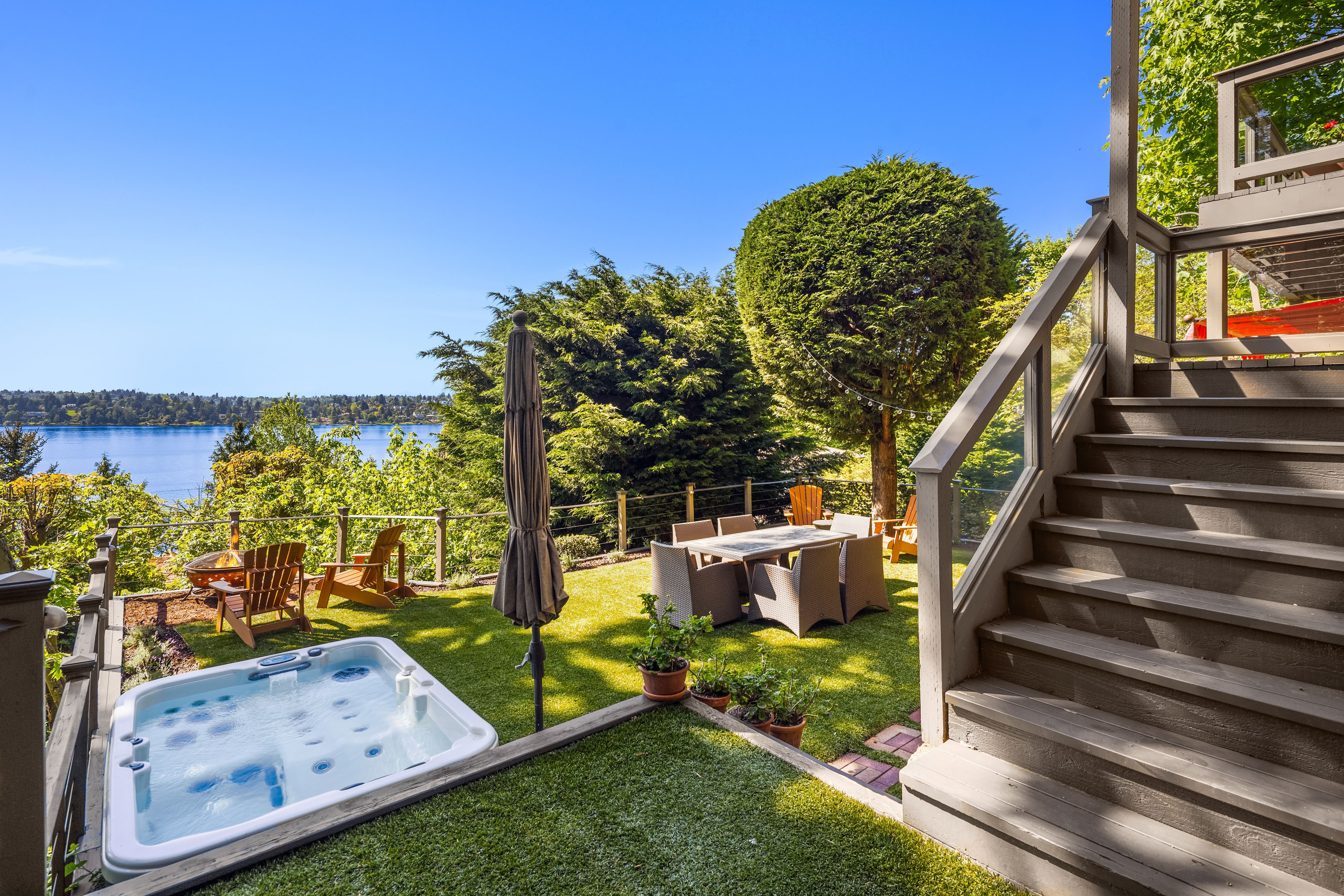  7447 W Mercer Wy, Mercer Island, WA 98040 - 物件實景