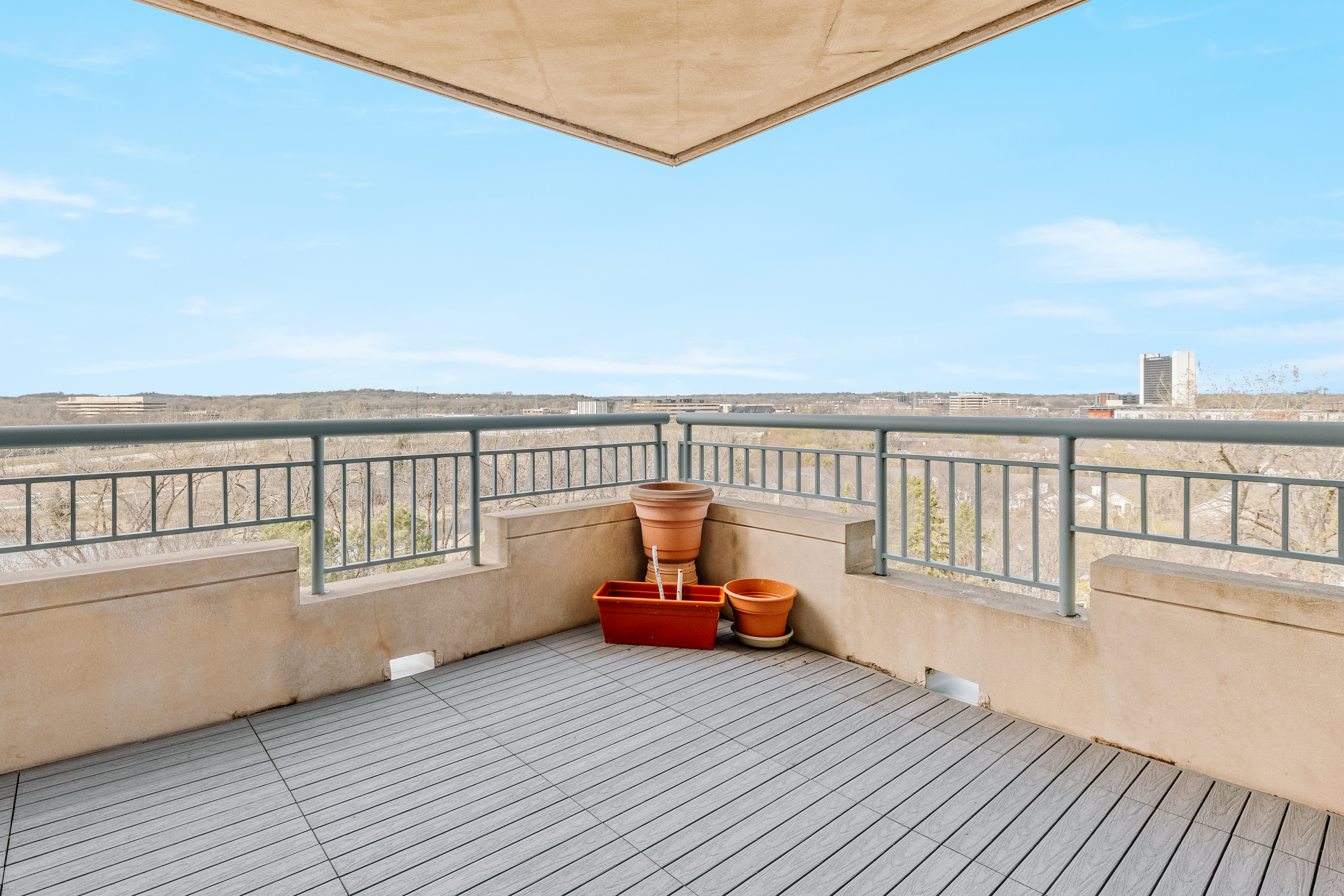  Corner Condo at Normandale Lake - 物件實景