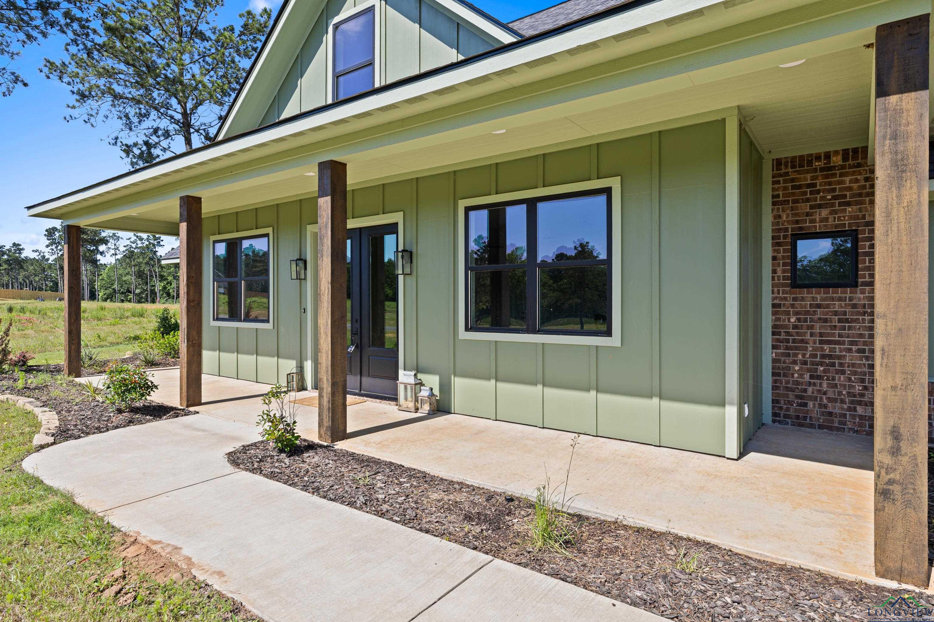 Diana, Texas, 75640, United States, 4 Bedrooms Bedrooms, ,3 BathroomsBathrooms,Residential,For Sale,1828034