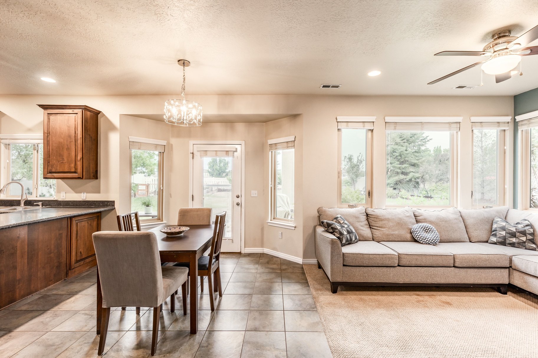  Backyard Oasis with Views and Trail Access in North Salt Lake - 物件實景