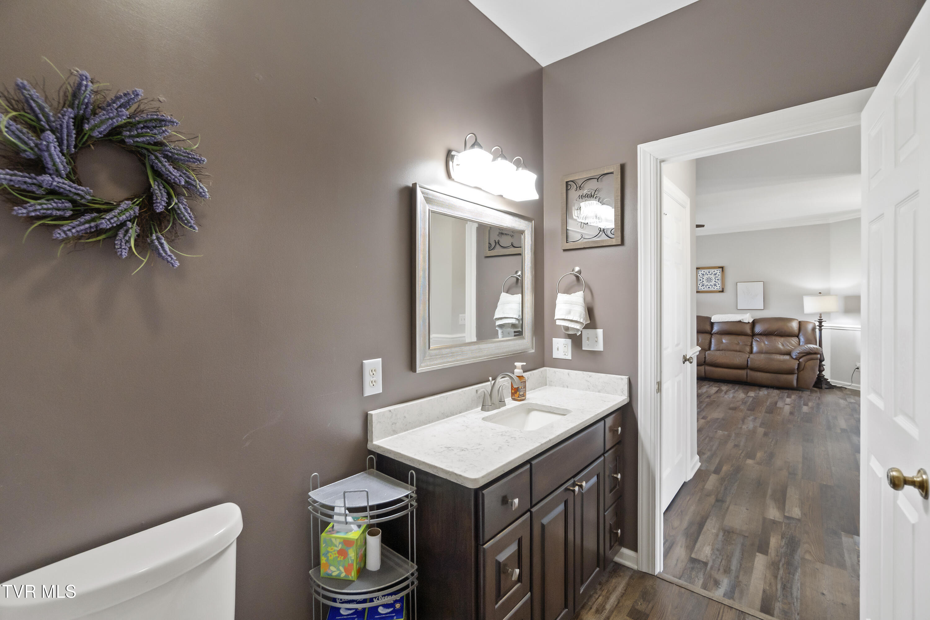 Greeneville, Tennessee, 37743, United States, 4 Bedrooms Bedrooms, ,3 BathroomsBathrooms,Residential,For Sale,1997780