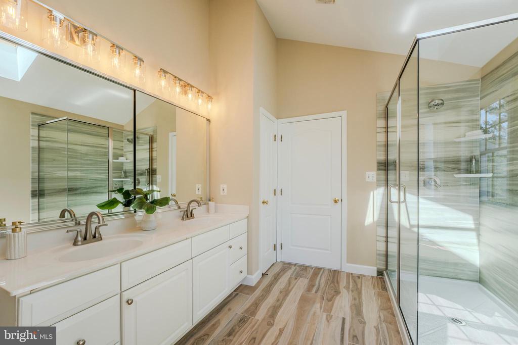 Reston, Virginia, 20194, United States, 4 Bedrooms Bedrooms, ,4 BathroomsBathrooms,Residential,For Sale,2047998