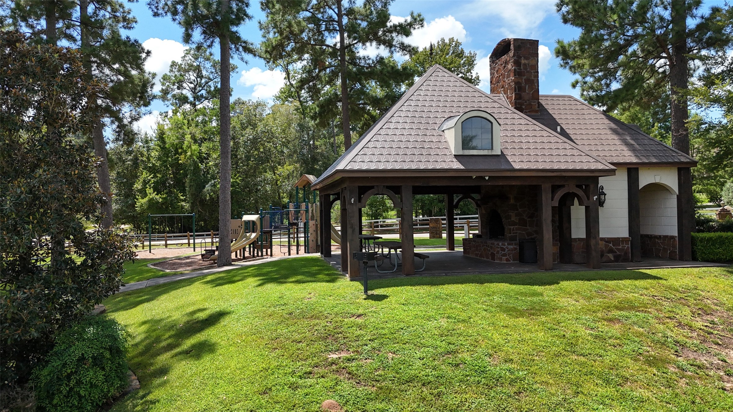  10332 Hunter Creek Lane - 物件實景