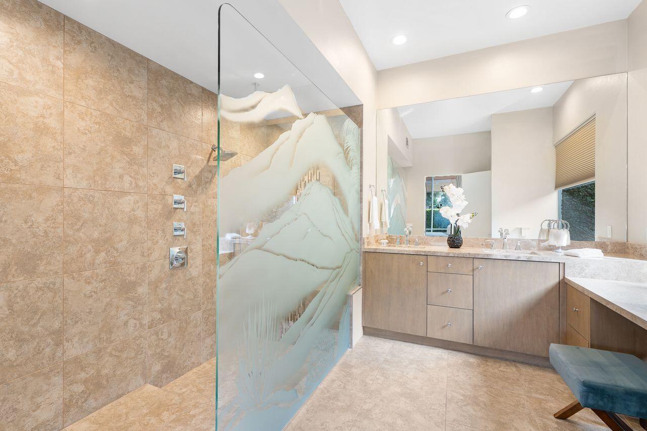 Palm Desert, California, 92260, United States, 2 Bedrooms Bedrooms, ,2 BathroomsBathrooms,Residential,For Sale,1992919