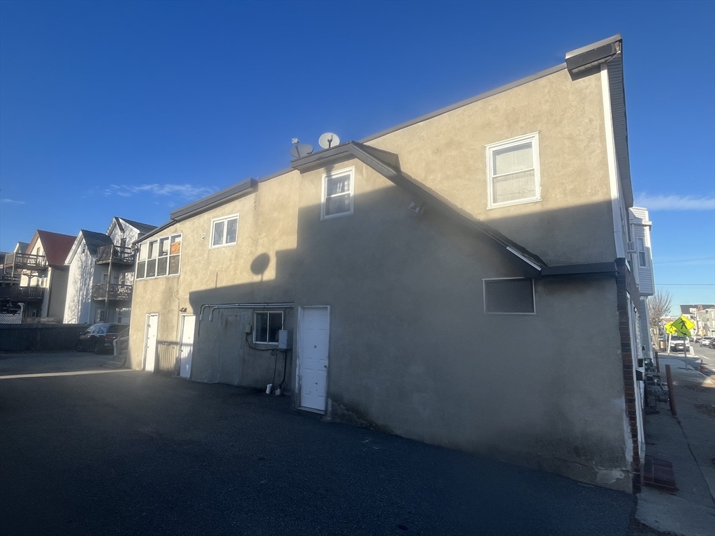 Somerville, Massachusetts, 02145, United States, 5 Bedrooms Bedrooms, ,3 BathroomsBathrooms,Residential,For Sale,2005172