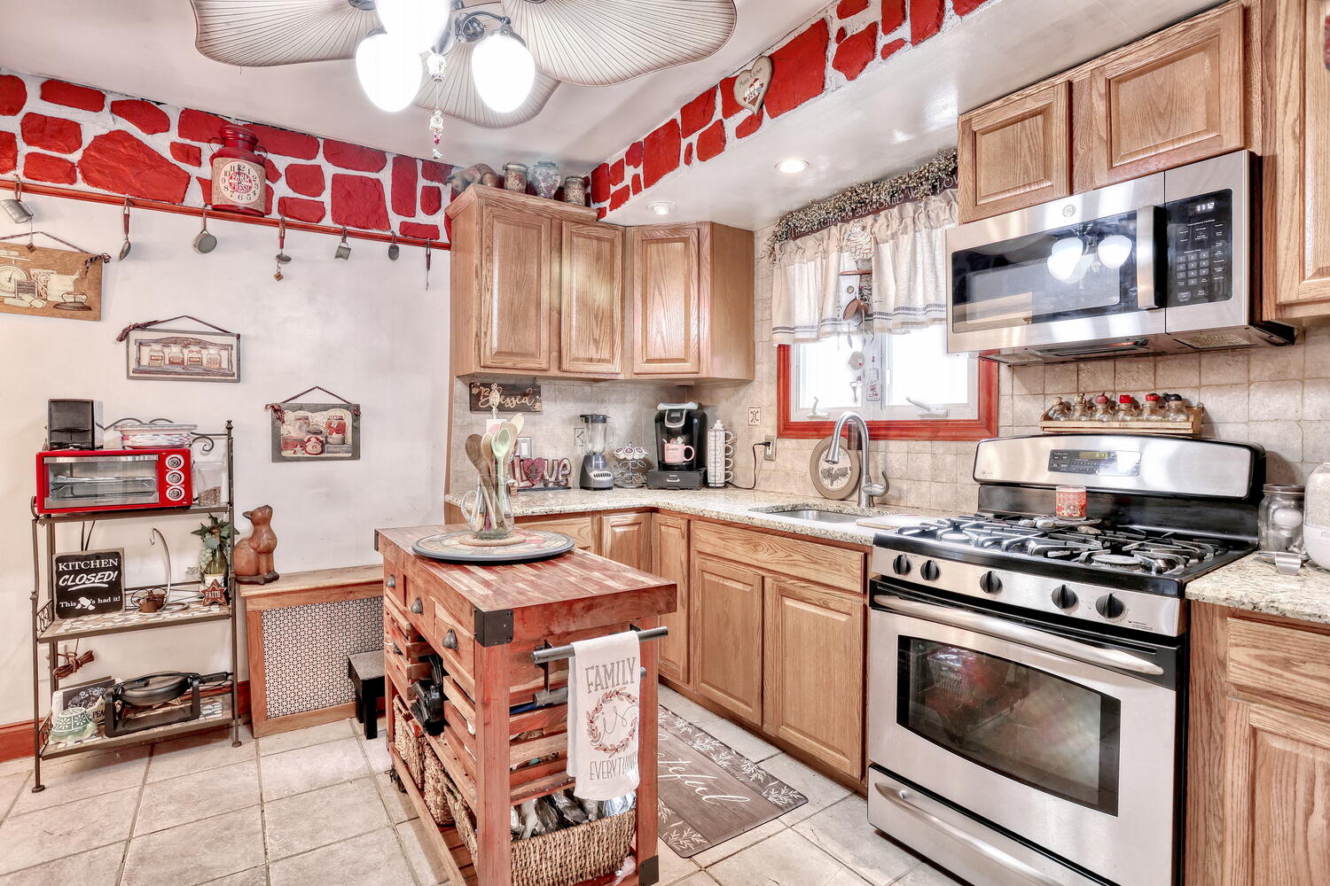 Clifton, New Jersey, 07011, United States, 2 Bedrooms Bedrooms, ,2 BathroomsBathrooms,Residential,For Sale,1975709