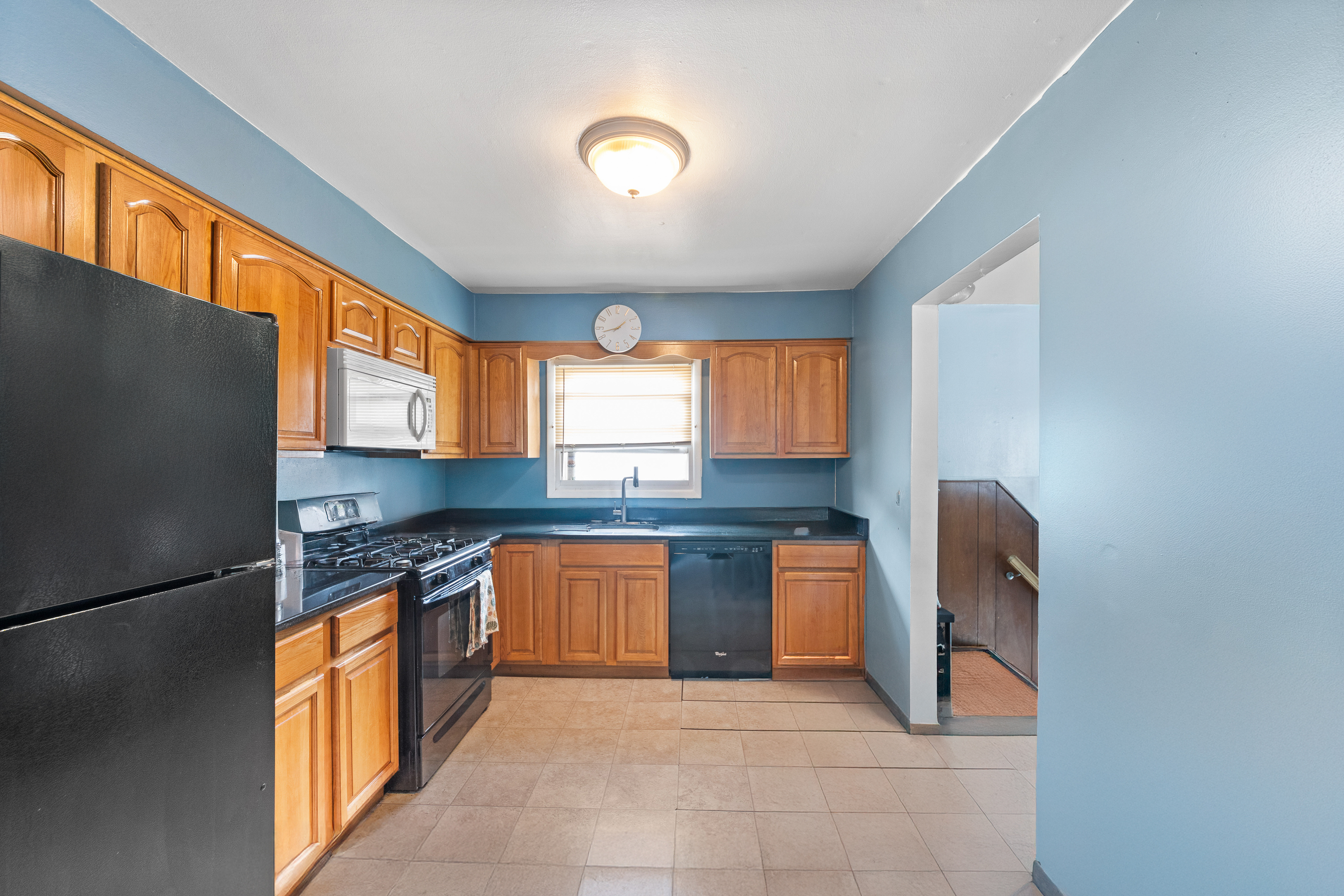Staten Island, New York, 10305, United States, 8 Bedrooms Bedrooms, ,3 BathroomsBathrooms,Residential,For Sale,1837884