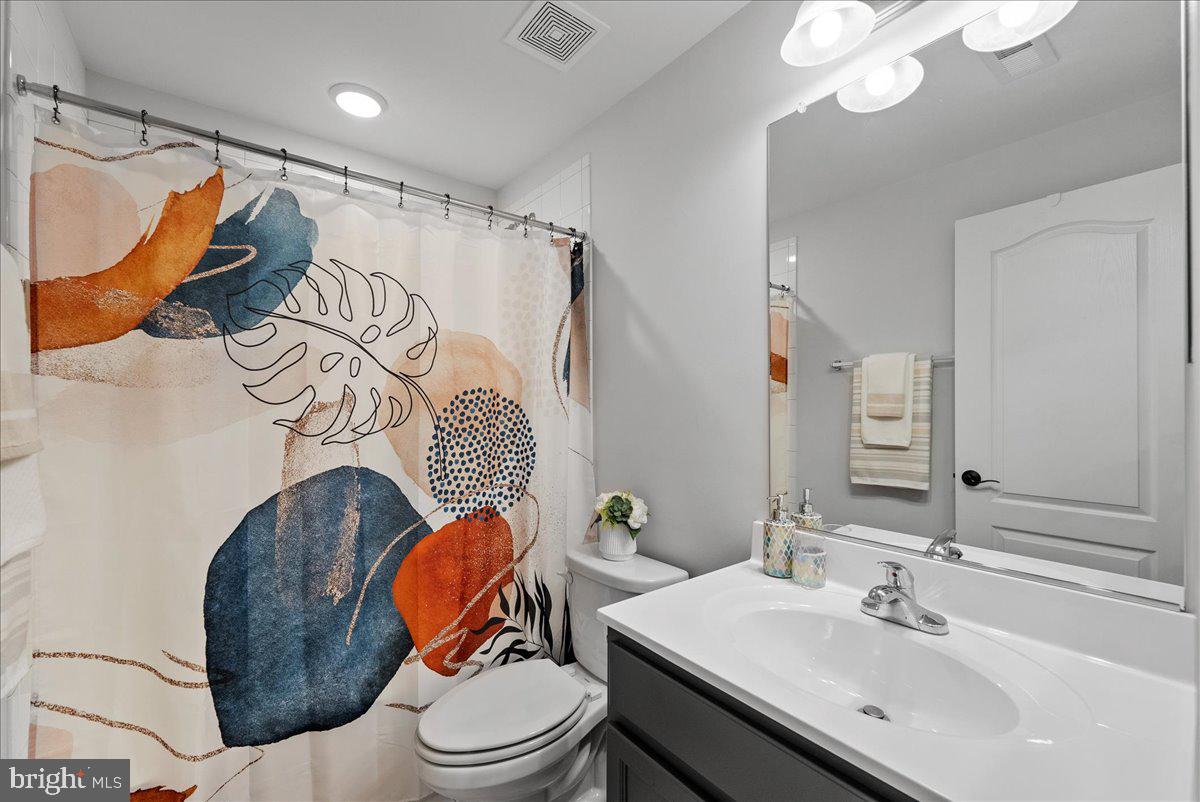 Woodbridge, Virginia, 22193, United States, 3 Bedrooms Bedrooms, ,4 BathroomsBathrooms,Residential,For Sale,1921081